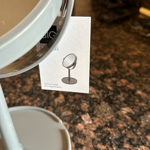 Dual-sided mirror with 3x magnification hard plastic stand 2 in white 2 in gray - Picture 7 of 7